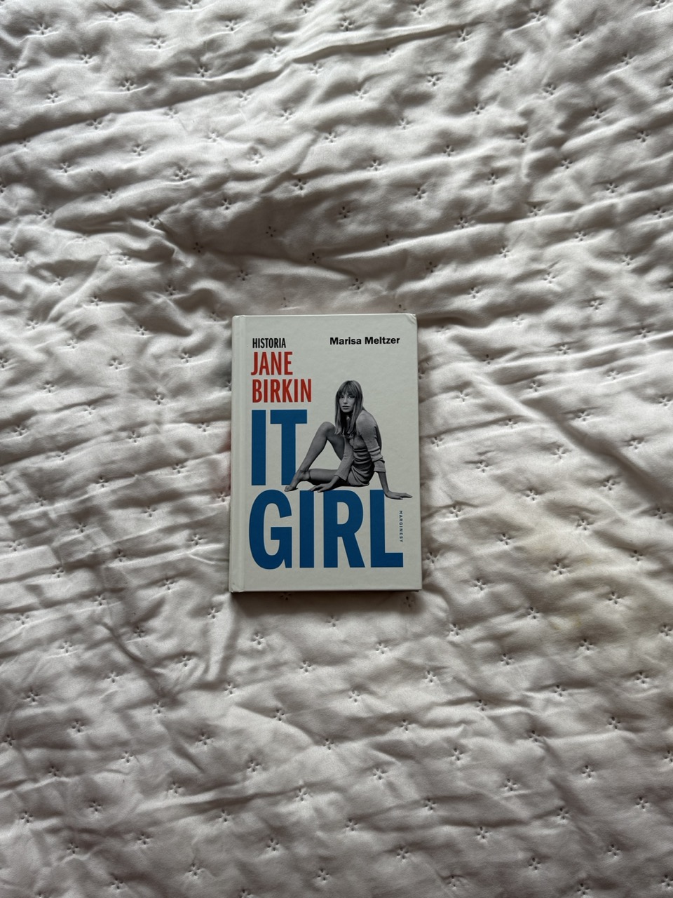 Birkin to nie tylko torebka i koszyk. Recenzja książki It Girl